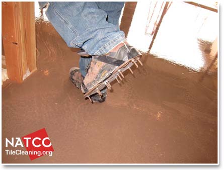 Level A Floor With Self Leveling Compound, How To Level A Wood Floor Self Leveling Compound